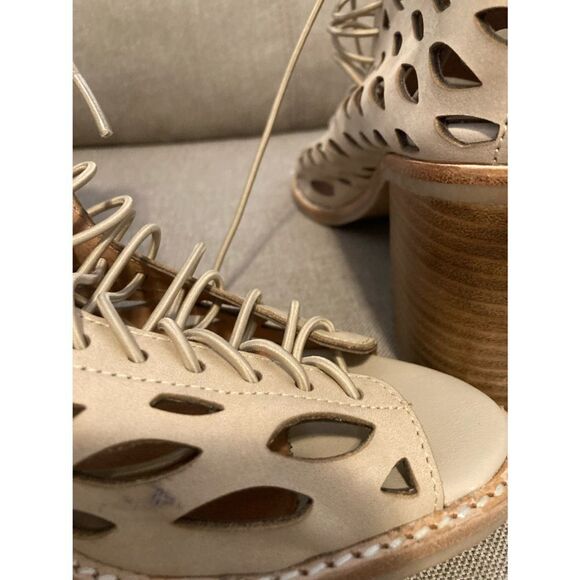 Jeffrey Campbell laser cut lace up heels - Picture 5 of 6